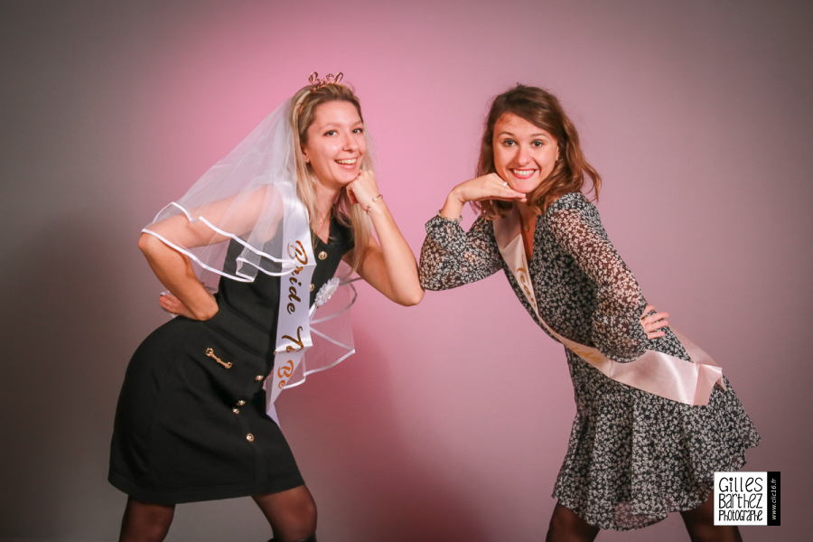 shooting photo evjf portrait couple copine demoiselle rose lgbt honneur angouleme cognac ruffec jarnac jonzac saintes rochefort segonzac tusson charente